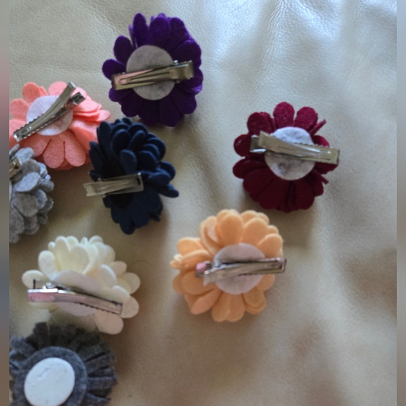 Lot of Floral Hair Clips Fabric Colors 9 Accessories plus 2 Red Purple Blue Gray - Picture 6 of 14